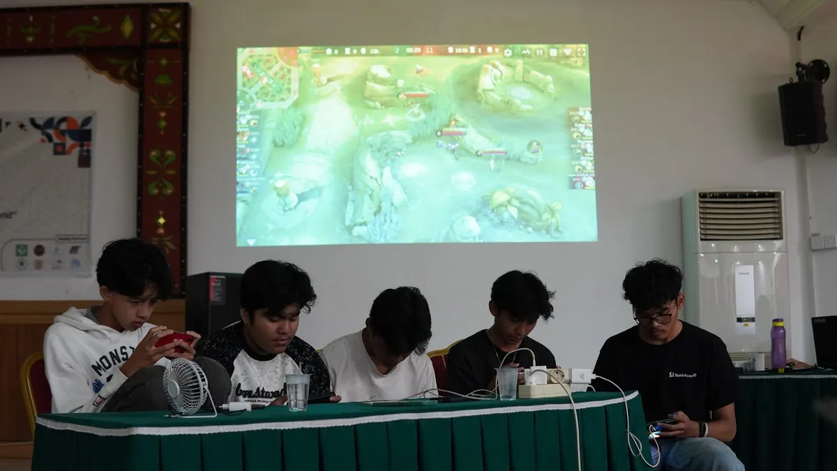 Suasana pertandingan Mobile Legends pada FESTIKA 2025.